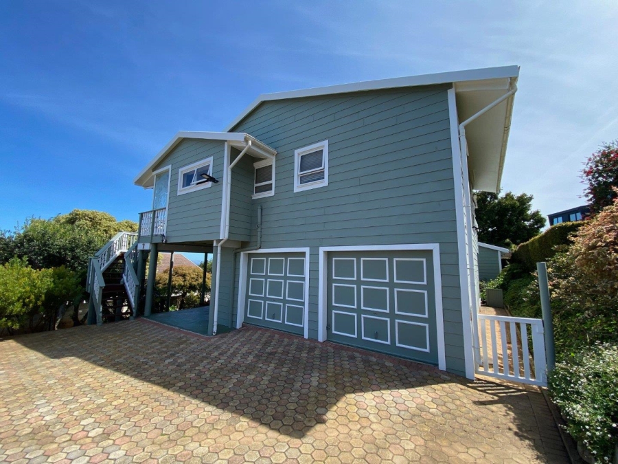 4 Bedroom Property for Sale in Outeniqua Strand Western Cape